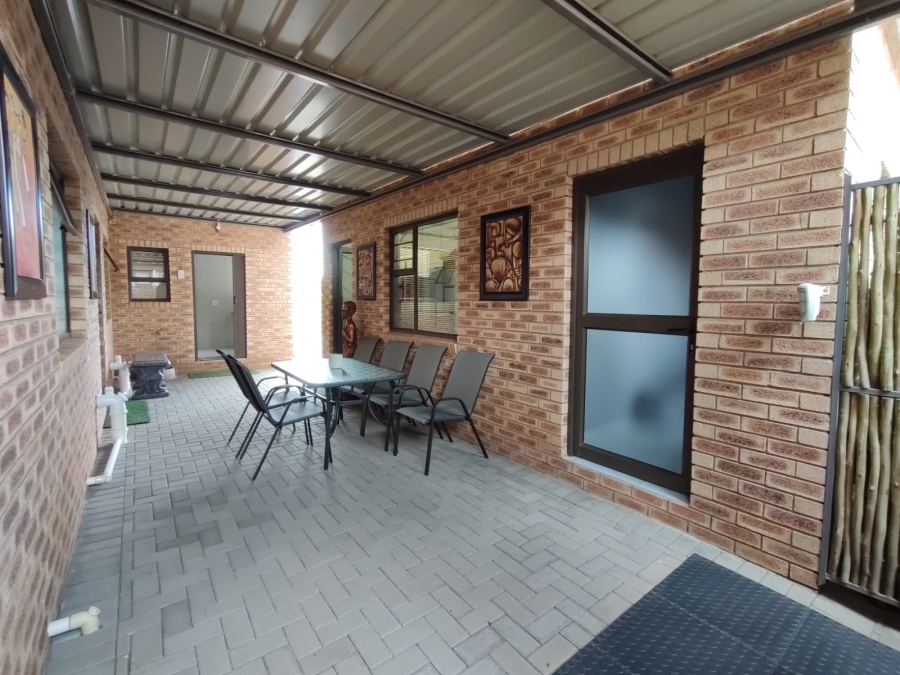 2 Bedroom Property for Sale in Flamwood North West